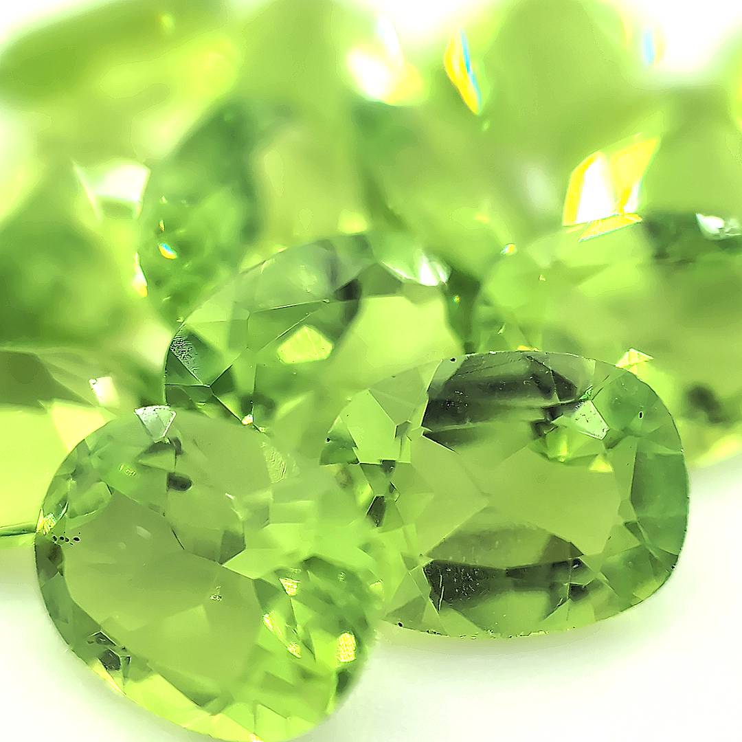 Rectangle Cushion Peridot Glass