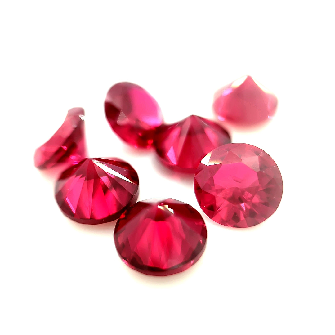 Round Synthetic Garnet Corundum